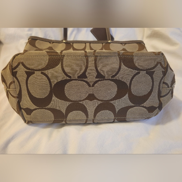 Coach Reversible Large Tote, Classic Tan and Burnt Orange - Picture 3 of 9